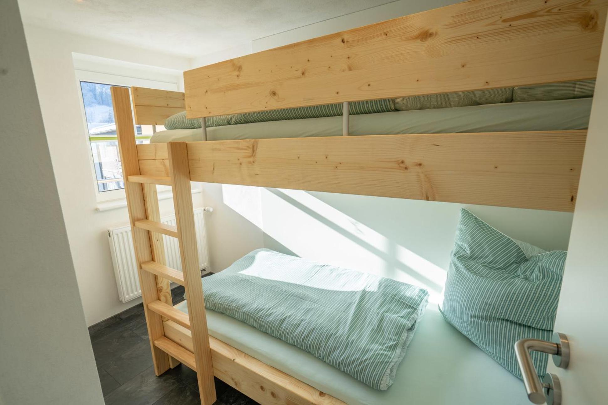 Fewo Schwarzwaldstern 2, Todtnau, 4 Schlafzimmer ภายนอก รูปภาพ